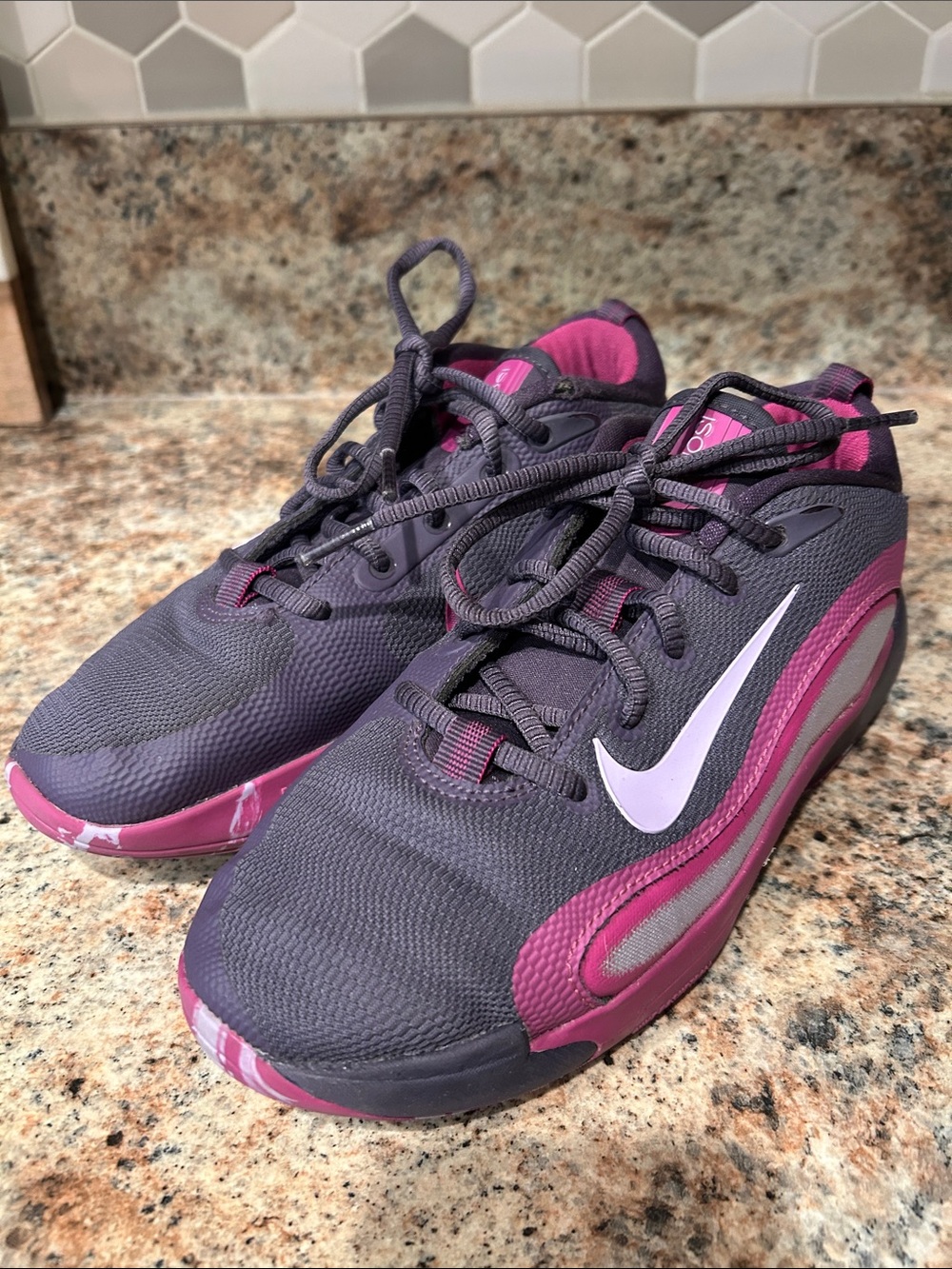 Nike Girls ISO Fly Basketball Sneakers 4.5Y Purple/Pink